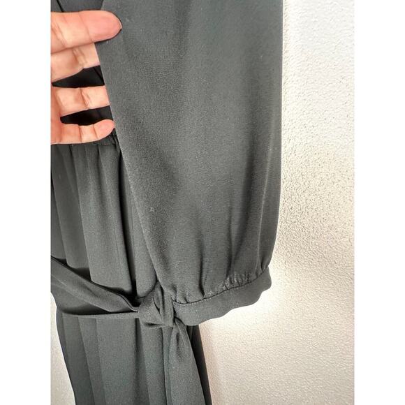 Halogen Black Women's Longsleeve Belted Jumpsuit Size M V-Neck Pockets - Picture 14 of 16